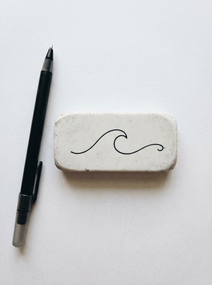 Wave_line_drawn_on_eraser_drawing_idea