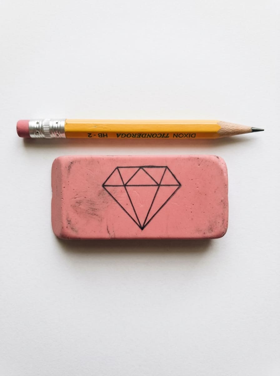 Diamond_outline_on_eraser_drawing_idea